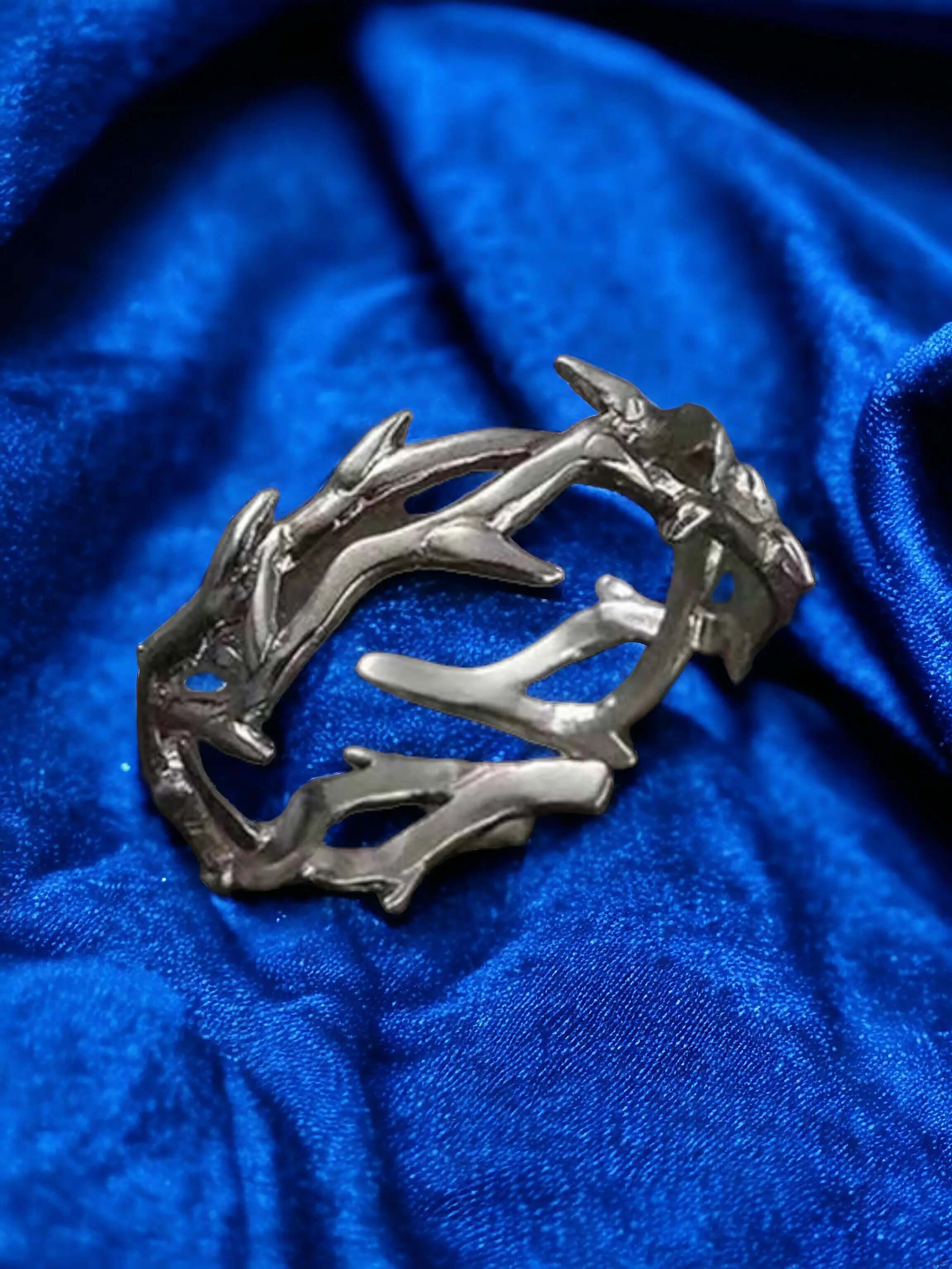 The Royal Throne Ring